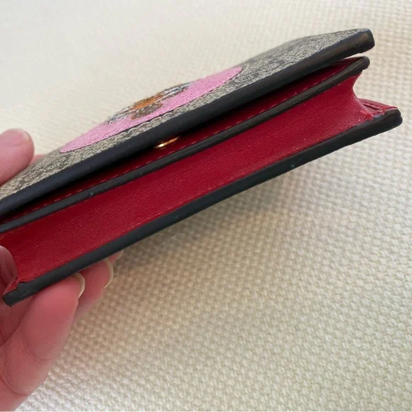 GUCCI GG Supreme
Canvas Mystic Cat
Compact Wallet - Picture 10 of 13